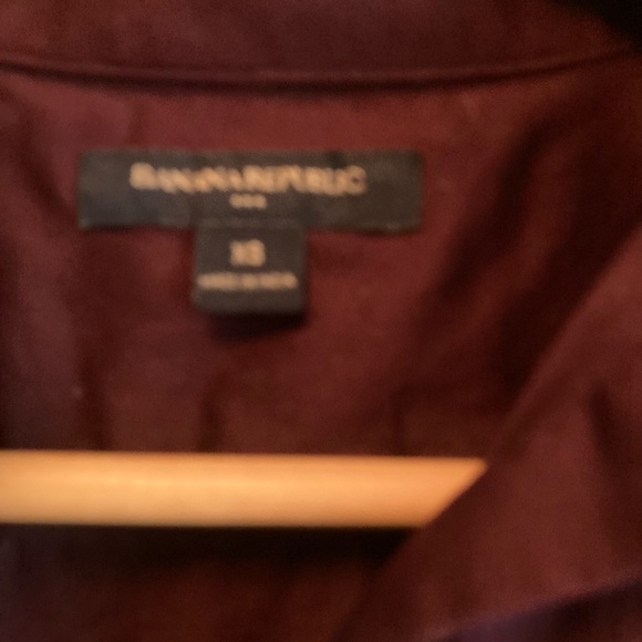 Banana Republic Maroon Button Down Business Top - Picture 2 of 3
